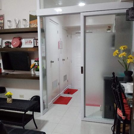 Tagaytay Condo With Overlooking タガイタイ エクステリア 写真